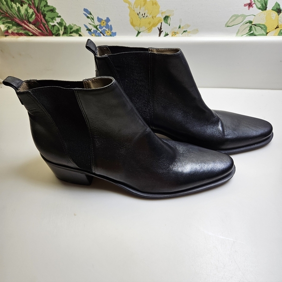 Nicole Sleek Black Ankle Boots NWT - Picture 10 of 11